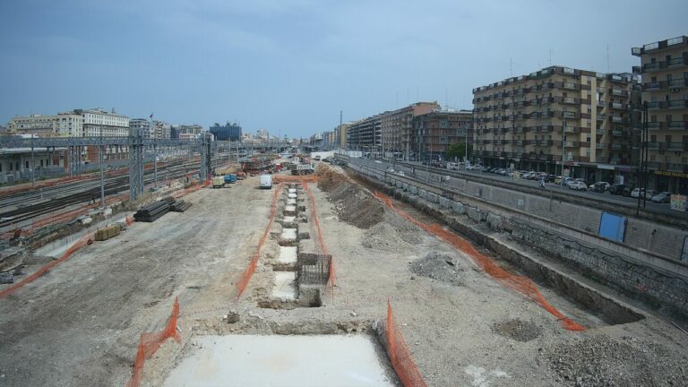 Cantiere della stazione di Bari con CPL Concordia